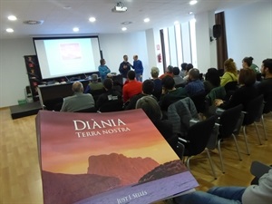 La Sala Ponent de l´Auditori acogió la presentación del libro de Just I. Sellés