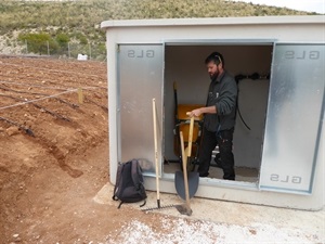 Casa de aperos e hidrantes de esta zona de Ecohuertos