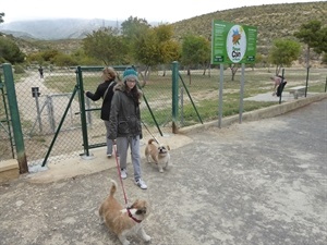 La Urbanización Montecasino cuenta ya con una nueva zona recreativa canina