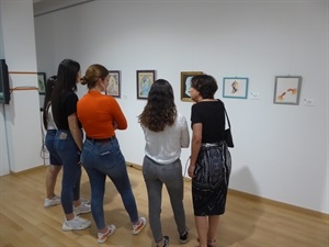 La muestra colectiva cuenta con 55 obras artísticas de 20 estudiantes y se podrá visitar durante los meses de mayo y junio en la Sala Llevant