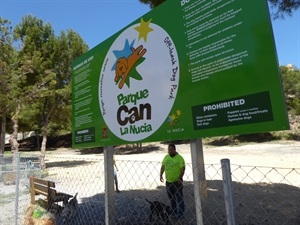 Esta zona recreativa canina está ubicada en una parcela de 1.800 metros