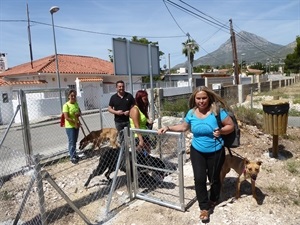 Esta zona recreativa canina tiene dos entradas