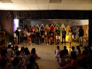 Los escolares de 1º de primaria del Colegio Sant Rafael han sido los espectadores de la función teatral