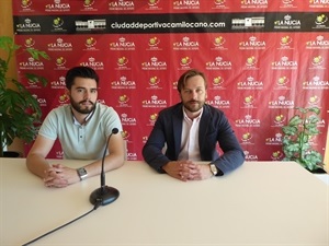 Gerardo Piris, director Soccer de Sports Unlimited y  Agustín Álves, director General del C.F. La Nucía presentaron este evento deportivo