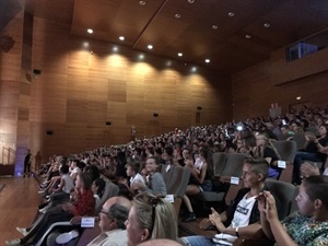 Más de 1.000 personas disfrutaron de las dos graduaciones ayer en l'Auditori