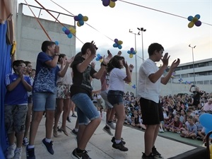 Los alumnos de quinto y sexto de primaria bailaron varias coreografías