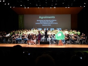 El concierto fue todo un éxito de público, llenando toda la sala