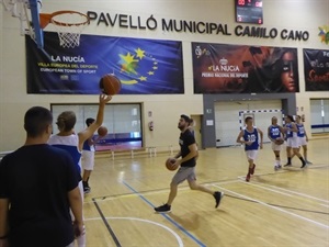 Richi Uriz en una de las ruedas de entrada a canasta