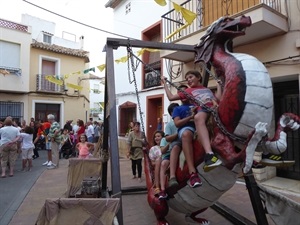 La nueva atracción del Dragón, columpio gigante que ha levantado una gran expectación