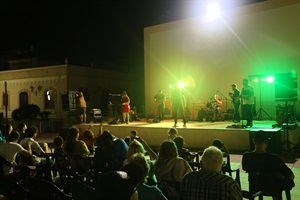 El concierto se celebró en la plaça dels Músics el pasado sábado
