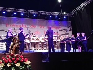 La Coral de la Unió Musical de La Nucía durante su concierto en la Cala de Finestrat