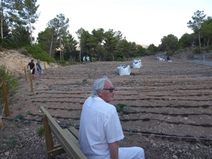 La zona de ecohuertos está dotada con diferente mobiliario urbano