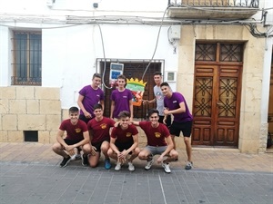 Penya l´Esclafit ganadores del torneo, en una partida junto a la penya Estrellats