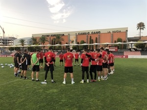 El primer día se guardó un minuto de silencio en memoria del jugador juvenil fallecido Miguel López