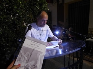 Josep Carles Laínez presentó su obra "Algún Día"