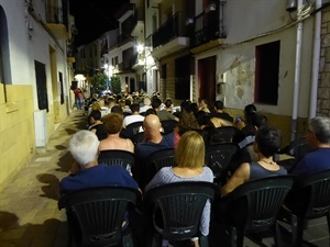 Mayores y pequeños vivieron un nuevo encuentro poético previo a les Festes d´Agost