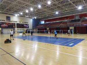Jugadores de Bádminton de España, Islandia, Dinamarca, Italia y Eslovenia se forman y entrenan en el Pabellón