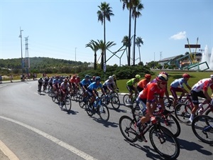 La Vuelta a su paso por La Nucia ayer domingo