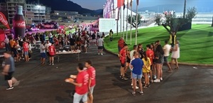 El triunfo del partido ante el Cornellà y la inauguración se cerraron con una celebración