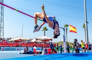 Escorzo del salto de altura del Heptalón femenino