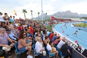 Más de 6.000 personas llenaron las gradas del Estadi Olímpic Camilo Cano