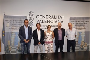 Presentación del Congreso con Francisco Cuevas, pte.Federación de Ajedrez C.Valenciana, Raquel Tamarit sec. autonómica de Cultura y Deporte, Josep Miguel Moya, director gral. Deporte, Carlos Sánchez, subdirector gral. Profesorado y Sergio Villalba, concejal de Educación y Deportes de La Nucía