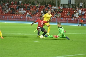 Cedric tuvo el gol de la sentencia en sus botas