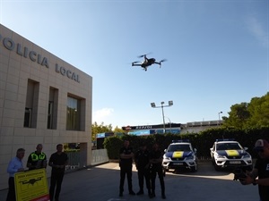El dron se ha probado esta mañana en la Central de la Policía Local