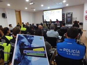 140 agentes de policía y criminólogos participan en este Congreso