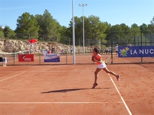 Naroa Aranzábal de la Academia de Tenis Ferrer durante la final