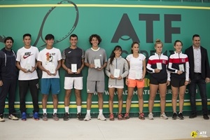 Campeones y subcampeones en la categoría de dobles masculino y femenino