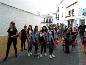 La Reina 2019 Mari Fernández Jumillla y sus damas han participado en esta Fiesta Infantil de Halloween