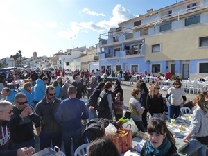 Las paellas se realizaron en el parking del Planet