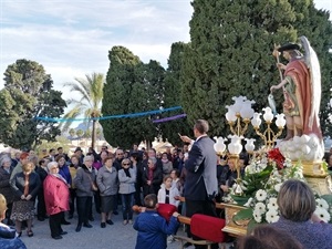 Subasta de las andas y las cintas de Sant Rafel esta mañana en la "Capelleta"