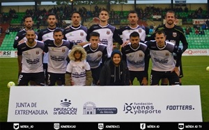 Equipo del Mérida en un encuentro de esta temporada 2019-2020