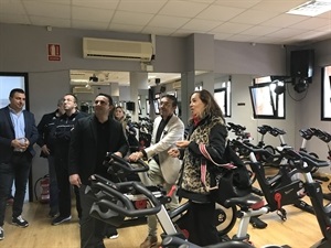 En la sala ciclo indoor de la Piscina Climatizada de La Nucía