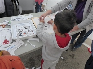 Los más pequeños disfrutaron con los talleres de manualidades
