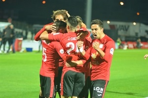 Los jugadores nucieros celebrando uno de los tantos de la tarde