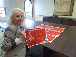 Beatriz Pérez Hickman, concejala de Bienestar Social durante la presentación de la Escola de Nadal