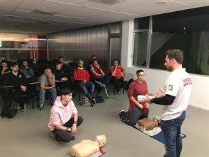 Los participantes en este curso aprendieron técnicas para atender a cualquier persona que sufra una parada cardiorrespiratoria