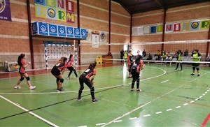 En los Juegos Escolares el Infantil/Cadete del C.V. La Nucíaganó al Colegio N.S. Dolores de Benidorm