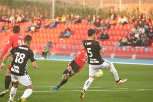 El delantero Morgado no pudo anotar ante el Llagostera