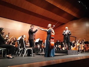 Georgina Sánchez Torres con su violonchelo fueron los protagonistas de la primera parte