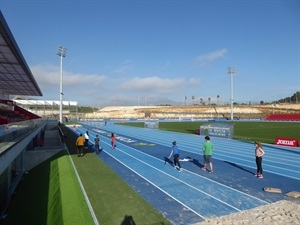 La Pista de Atletismo de La Nucía ya está siendo utilizada para entrenar por deportistas de escuelas de base