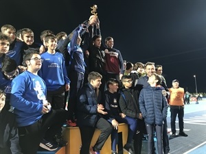 Podium masculino con 1º C.A. Sant Joan, 2º Club Dianium Denia y 3º Elche Juventud Atlética
