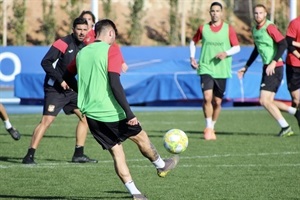 Esta mañana el CF La Nucía ha realizado su último entrenamiento antes de partir a Cornellà