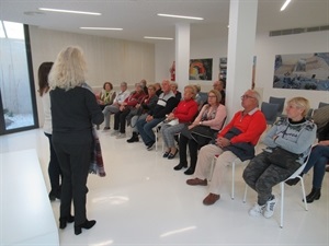 La charla informativa se celebró en el Centro de la Tercera Edad La Casilla