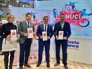 Presentación del proyecto de DDI en FITUR con Carlos Mazón, pte. Diputación Alicante, Bernabé Cano, alcalde de La Nucía y los concejales Mª Jesús Jumilla y Sergio Villalba