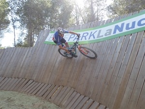 El biker francés Víctor Koretzky en el Bike Park de La Nucía