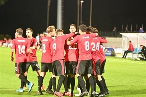 Los jugadores del equipo nuciero festejando el segundo gol de Agüero